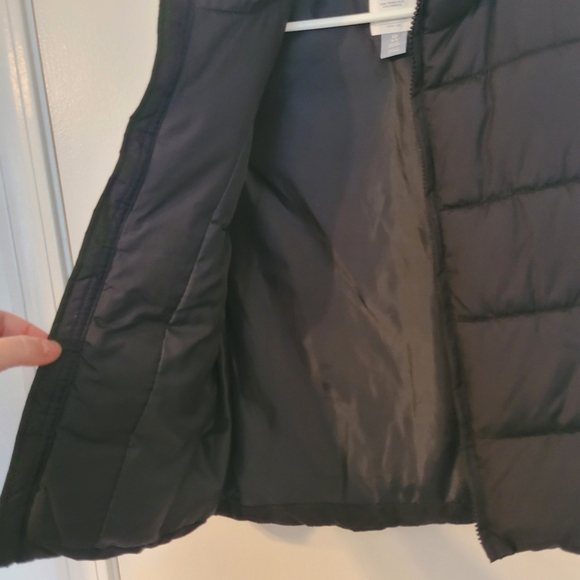 Old Navy Kids Black Puffer Vest Size S (6/7) - Picture 4 of 5
